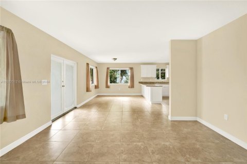 Casa en venta en Tavernier, Florida, 2 dormitorios, 115.2 m2 № 1004815 - foto 9