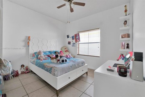 Villa ou maison à vendre à Hialeah, Floride: 3 chambres, 132.39 m2 № 734487 - photo 17