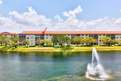 Copropriété à vendre à Pembroke Pines, Floride: 2 chambres, 102.75 m2 № 1209542 - photo 1