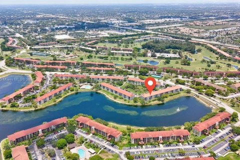 Copropriété à vendre à Pembroke Pines, Floride: 2 chambres, 102.75 m2 № 1209542 - photo 2