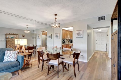 Copropriété à vendre à Pembroke Pines, Floride: 2 chambres, 102.75 m2 № 1209542 - photo 10