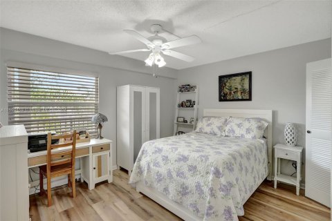 Copropriété à vendre à Pembroke Pines, Floride: 2 chambres, 102.75 m2 № 1209542 - photo 17