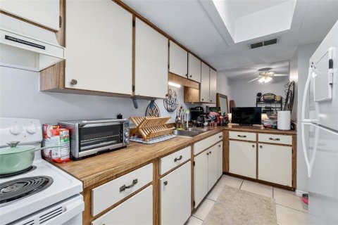 Condo in Edgewater, Florida, 1 bedroom  № 1315250 - photo 8