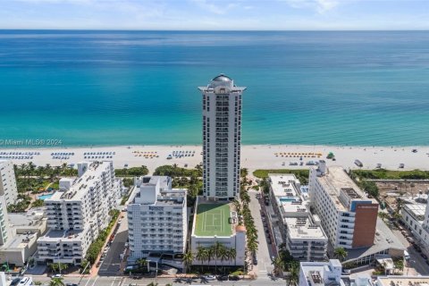 Condominio en alquiler en Miami Beach, Florida, 2 dormitorios, 116.13 m2 № 1398470 - foto 2