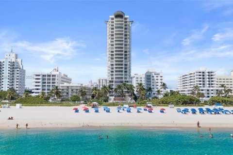 Condominio en alquiler en Miami Beach, Florida, 2 dormitorios, 116.13 m2 № 1398470 - foto 1