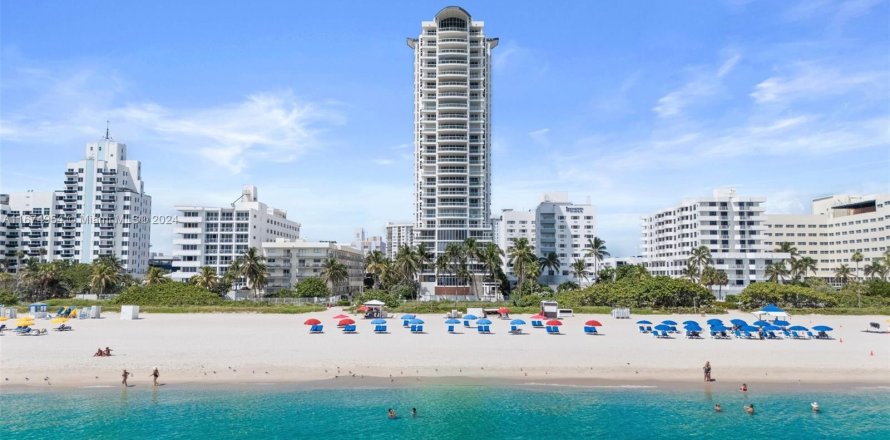 Condominio en Miami Beach, Florida, 2 dormitorios  № 1398470