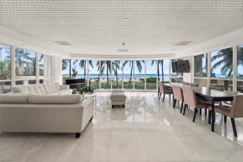 Condominio en alquiler en Miami Beach, Florida, 2 dormitorios, 116.13 m2 № 1398470 - foto 22