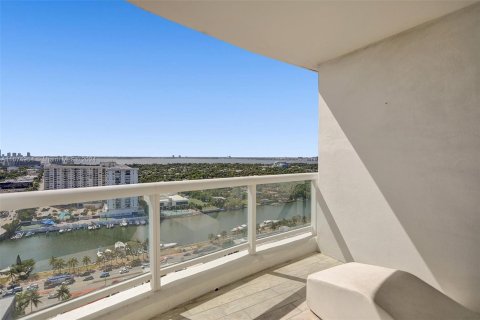 Condominio en alquiler en Miami Beach, Florida, 2 dormitorios, 116.13 m2 № 1398470 - foto 13