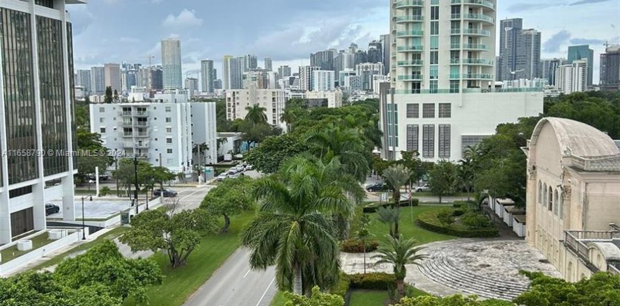 Condominio en Miami, Florida, 2 dormitorios  № 1362216