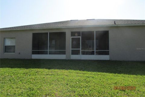 House in Edgewater, Florida 4 bedrooms, 208.38 sq.m. № 1169430 - photo 13