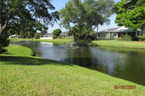 House in Edgewater, Florida 4 bedrooms, 208.38 sq.m. № 1169430 - photo 15