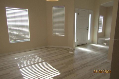 House in Edgewater, Florida 4 bedrooms, 208.38 sq.m. № 1169430 - photo 2