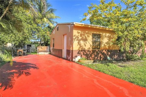 Villa ou maison à vendre à Miami Gardens, Floride: 4 chambres, 114.46 m2 № 1311124 - photo 12