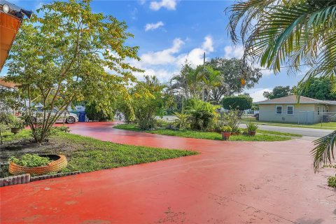 Villa ou maison à vendre à Miami Gardens, Floride: 4 chambres, 114.46 m2 № 1311124 - photo 9