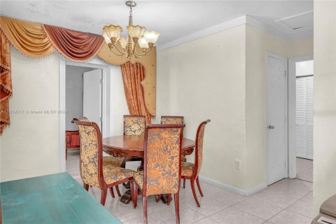 Villa ou maison à vendre à Miami Gardens, Floride: 4 chambres, 114.46 m2 № 1311124 - photo 23