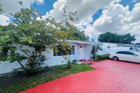 Casa en venta en Miami Gardens, Florida, 4 dormitorios, 114.46 m2 № 1311124 - foto 17