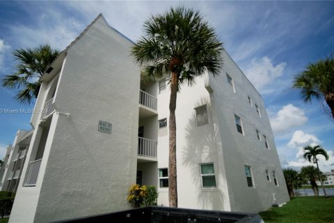 Condominio en venta en Sunrise, Florida, 2 dormitorios, 78.97 m2 № 1311160 - foto 1