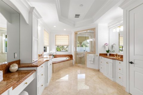 House in Fort Lauderdale, Florida 7 bedrooms, 695.28 sq.m. № 786810 - photo 27