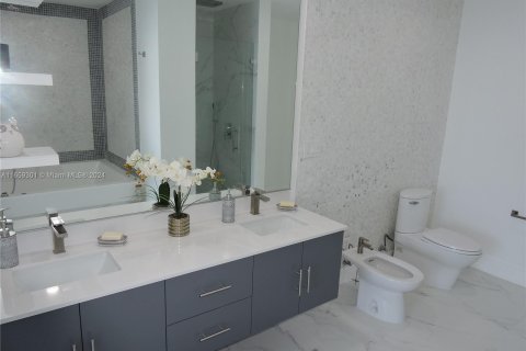 Copropriété à vendre à Miami, Floride: 2 chambres, 114.92 m2 № 1365790 - photo 17