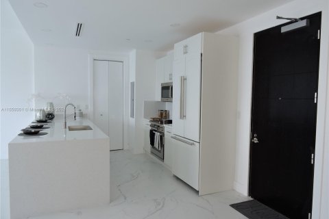 Copropriété à vendre à Miami, Floride: 2 chambres, 114.92 m2 № 1365790 - photo 3