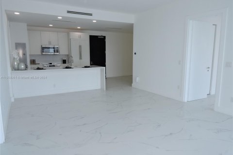 Copropriété à vendre à Miami, Floride: 2 chambres, 114.92 m2 № 1365790 - photo 12