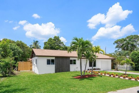 House in Lake Worth, Florida 3 bedrooms, 126.35 sq.m. № 1182779 - photo 27