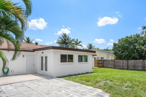 House in Lake Worth, Florida 3 bedrooms, 126.35 sq.m. № 1182779 - photo 5