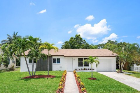 House in Lake Worth, Florida 3 bedrooms, 126.35 sq.m. № 1182779 - photo 28