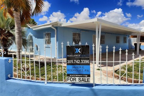 Villa ou maison à vendre à Hialeah, Floride: 6 chambres, 274.8 m2 № 912326 - photo 4