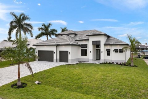 Casa en venta en Cape Coral, Florida, 4 dormitorios, 317.91 m2 № 1393626 - foto 3