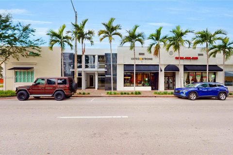 Купить коммерческую недвижимость в Корал-Гейблс, Флорида № 953703 - фото 3