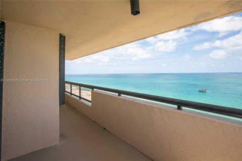 Condo in Miami Beach, Florida, 2 bedrooms  № 1100499 - photo 8