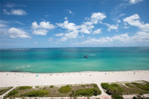 Condo in Miami Beach, Florida, 2 bedrooms  № 1100499 - photo 13