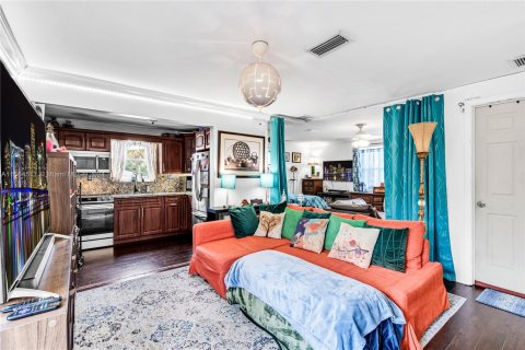 Villa ou maison à vendre à North Miami Beach, Floride: 2 chambres, 116.13 m2 № 1100541 - photo 5