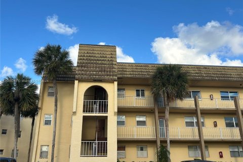 Condominio en venta en Sunrise, Florida, 2 dormitorios, 78.97 m2 № 1120943 - foto 1