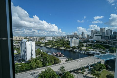 Condominio en alquiler en Miami, Florida, 2 dormitorios, 89 m2 № 1375720 - foto 11