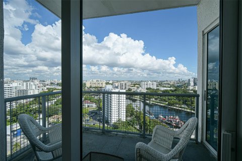 Condominio en alquiler en Miami, Florida, 2 dormitorios, 89 m2 № 1375720 - foto 23