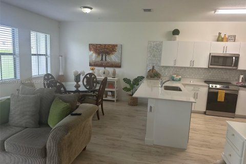 Condominio en venta en Miami, Florida, 3 dormitorios, 128.58 m2 № 1375629 - foto 2