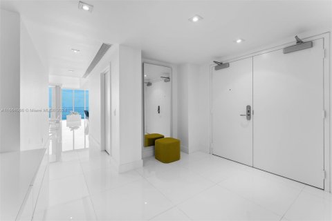 Condo in Miami Beach, Florida, 4 bedrooms  № 1375628 - photo 10