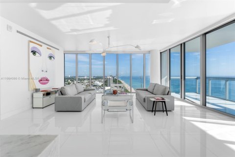 Condo in Miami Beach, Florida, 4 bedrooms  № 1375628 - photo 2