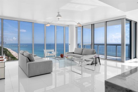 Condo in Miami Beach, Florida, 4 bedrooms  № 1375628 - photo 1