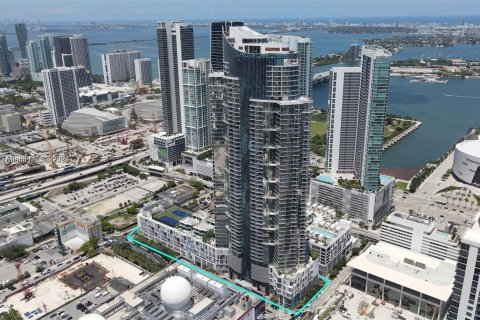 Condominio en venta en Miami, Florida, 3 dormitorios, 201.13 m2 № 951516 - foto 28