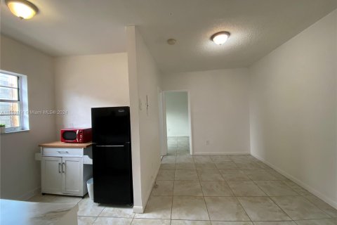 Condo in Miami, Florida, 2 bedrooms  № 1365917 - photo 11