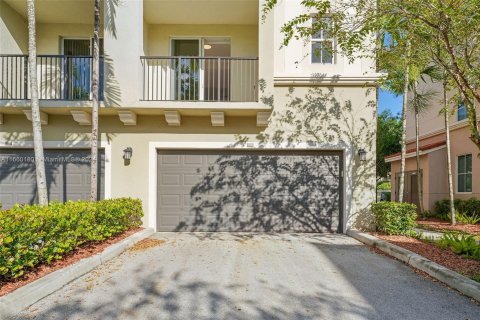 Townhouse in Pembroke Pines, Florida 2 bedrooms, 124.21 sq.m. № 1365451 - photo 27