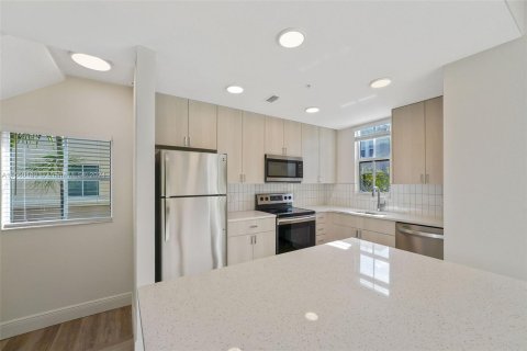 Adosado en alquiler en Pembroke Pines, Florida, 2 dormitorios, 124.21 m2 № 1365451 - foto 6