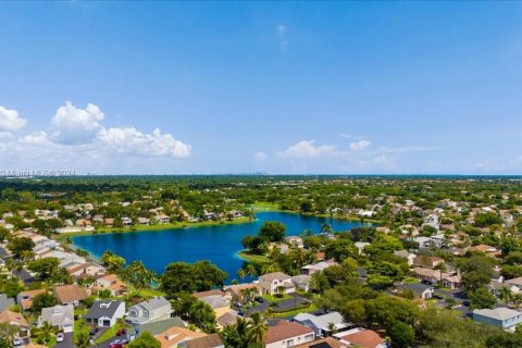 Villa ou maison à vendre à Cutler Bay, Floride: 3 chambres, 115.94 m2 № 1365916 - photo 27