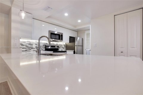 Copropriété à louer à Aventura, Floride: 1 chambre, 73.86 m2 № 1365453 - photo 12