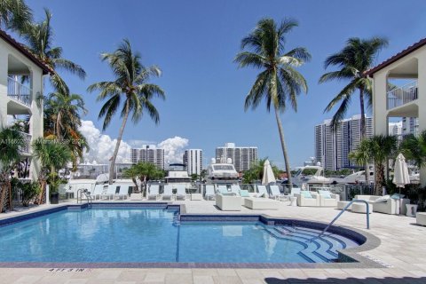 Condo in Aventura, Florida, 1 bedroom  № 1365453 - photo 1