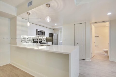 Copropriété à louer à Aventura, Floride: 1 chambre, 73.86 m2 № 1365453 - photo 14