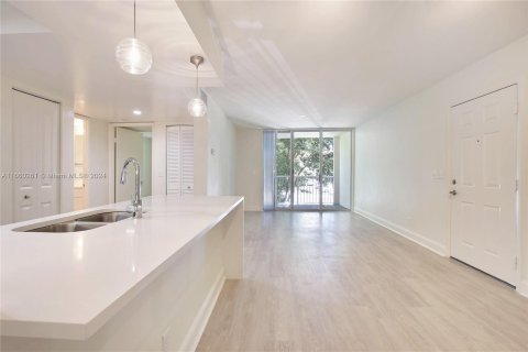 Copropriété à louer à Aventura, Floride: 1 chambre, 73.86 m2 № 1365453 - photo 3